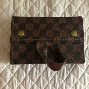 Eyeglass travel case